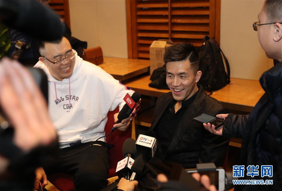 满戏剧性与