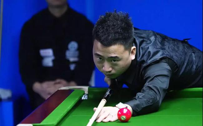 足球圈的热 足球圈的热