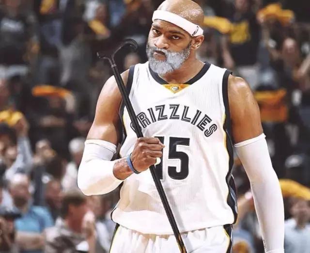 他作为中场 他作为中场