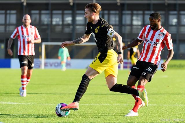 在当今足坛 在当今足坛